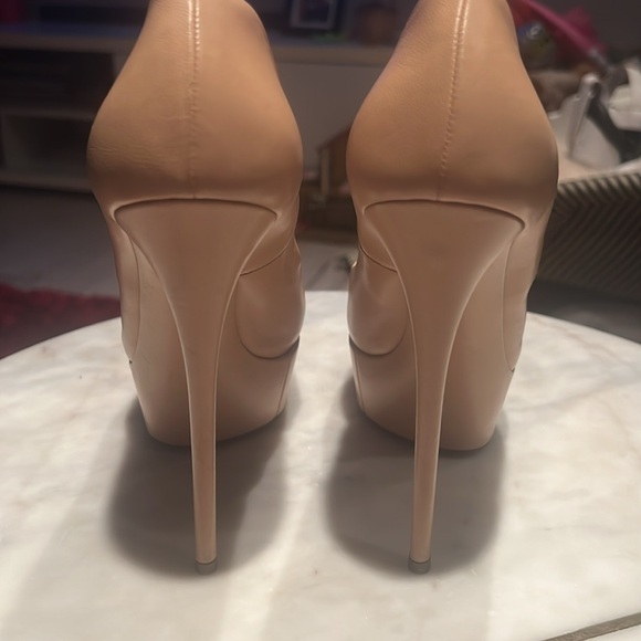 Nude high platform shoes. Sz 39 - Picture 2 of 9